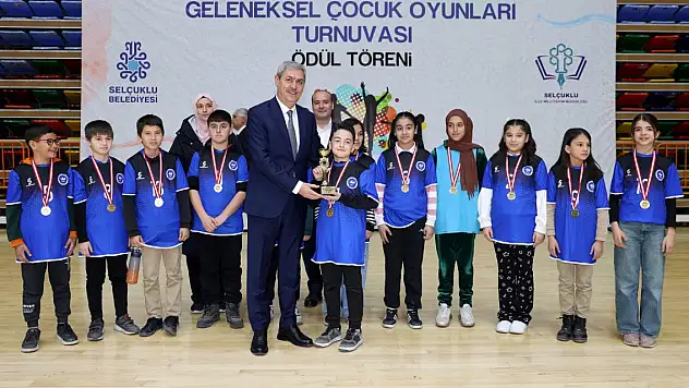 Selçuklu'da Geleneksel Çocuk Oyunları Turnuvası'nda ödül heyecanı yaşandı