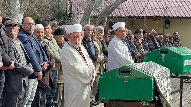 Yangında ölen çifte acı veda