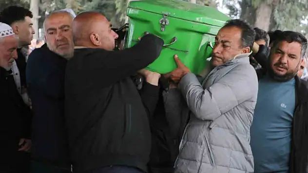 Feci kazada ölen 6 kişiye veda