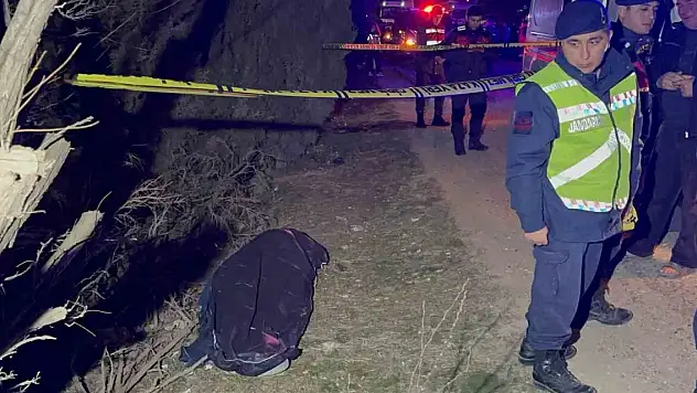 Yolun karşısına geçerken otomobilin çarptığı yaya hayatını kaybetti