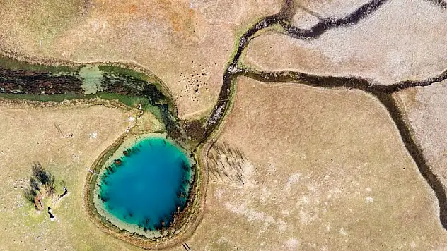 Beyşehir Gölü'nde korkutan görüntü... Çekilmeye devam ediyor