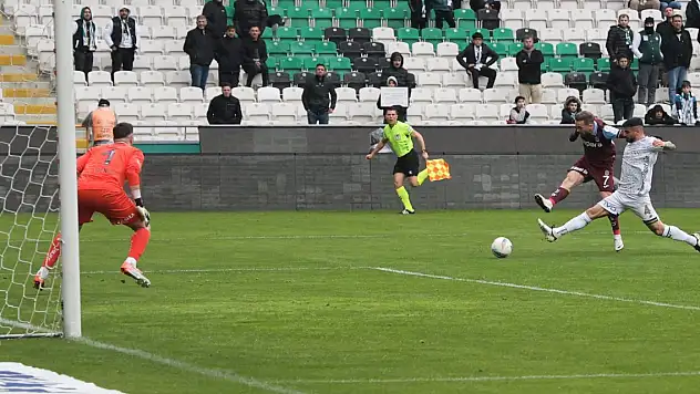 Konyaspor'un kalesinde eldiven değişti!