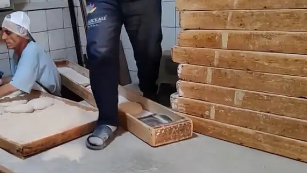 Çanakkale'de terlikle pide tezgahının üstünde üretim yapılan fırına 105 bin TL ceza