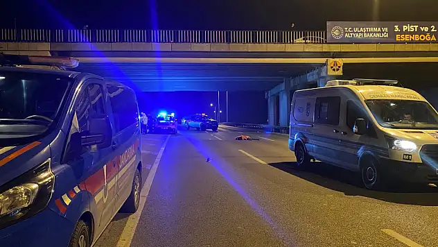 Yolun karşısına geçmek istedi... Otomobilin çarptığı yaya öldü