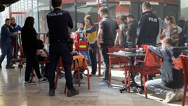 AVM'de korkutan yangın!