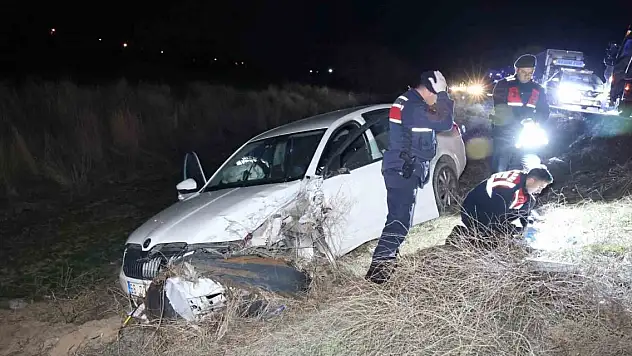 Araç hurdaya döndü, genç kız hayatını kaybetti