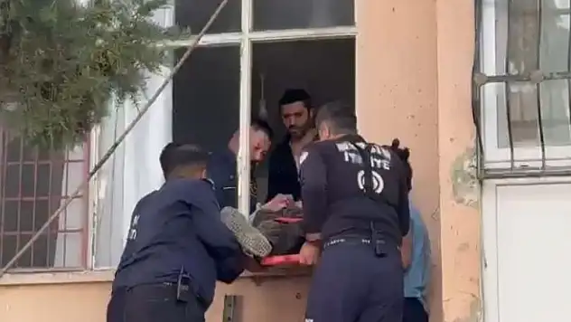 Damdan sarkarak evine girmeye çalıştı, sonu kötü bitti