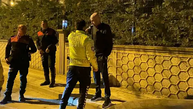 Uygulamadan kaçan alkollü sürücüden polislere: 'Amerikan polisi misiniz?'