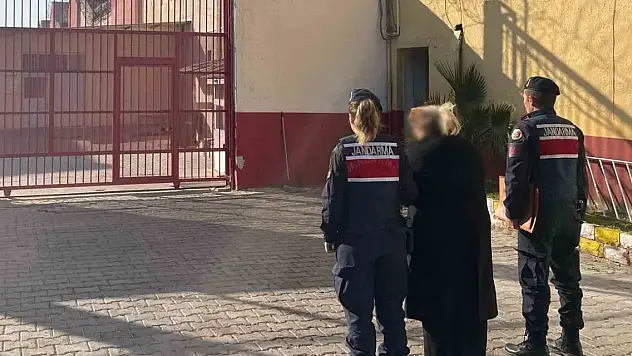 Banyo dolabında yakalandı