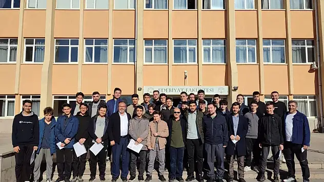 Tahir Büyükkörükçü öğrencileri YDS'de Başarıya Koşuyor