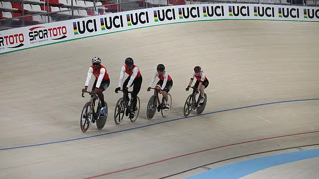 UCI Pist Bisikleti Uluslar Kupası'nda mücadele edecek bisikletçiler, Konya'da antrenmanlara başladı