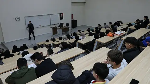 Konya'da lise öğrencileri üniversite deneyimi yaşadı