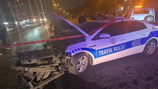 Biri polis otosu üç araç karıştı: 2'si polis 4 yaralı