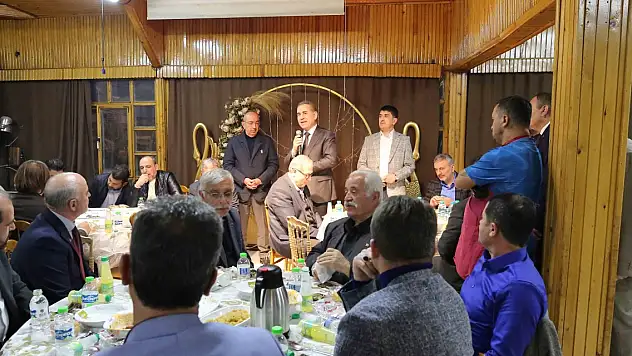 Başkan Kavuş muhtarlarla iftar programında buluştu
