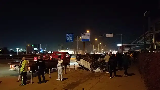 Bursa'da 3 aracın karıştığı zincirleme kazada 5 yaralı