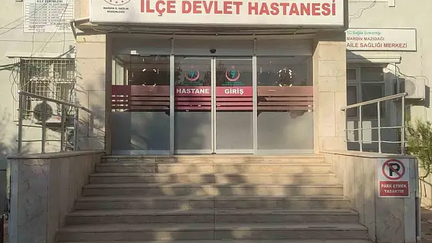 Minibüs ile kamyonet çarpıştı: 13 yaralı