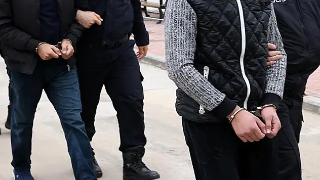 Silah kaçakçıları yakalandı