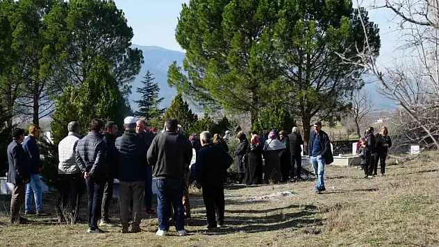 Altınları için canice öldürülen yaşlı kadın, toprağa verildi