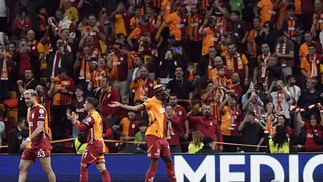 Galatasaray bu sezon ligde 9. kez kalesini gole kapadı