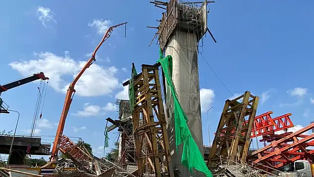 Tayland'da köprü inşaatı çöktü: 7 ölü, 30 yaralı