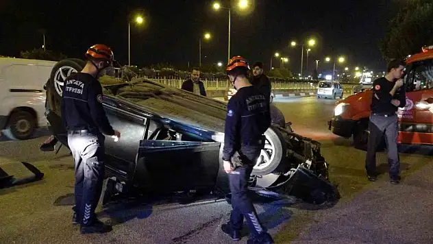 Çalıştığı oto galeriden emanet aldığı otomobille takla attı