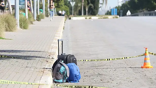 Yol kenarına bırakılan şüpheli valiz ekipleri harekete geçirdi