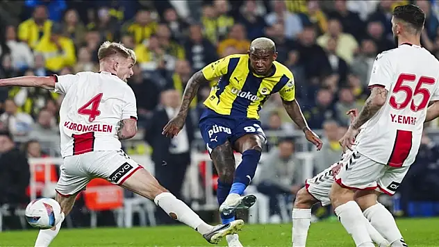 Fenerbahçe zirve yarışında Samsunspor'a takıldı