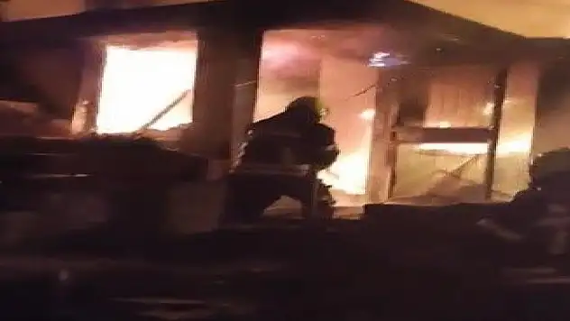 İki katlı evde gece yangın çıktı: 1 ölü