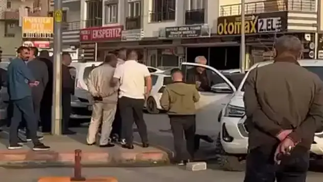 Kavgayı ayırmaya çalışırken, başına isabet kurşunla hayatını kaybetti