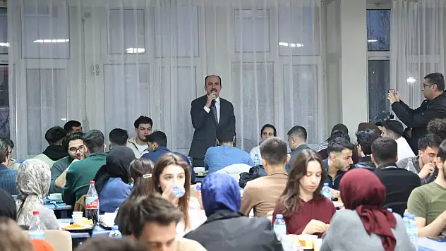 Başkan Altay'dan gençlere: Konya'yı tanımaya da biraz zaman ayırın