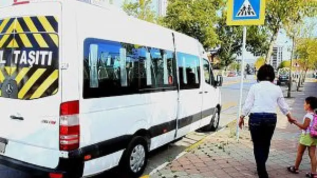 Okul servis şoförlerine eğitim verildi