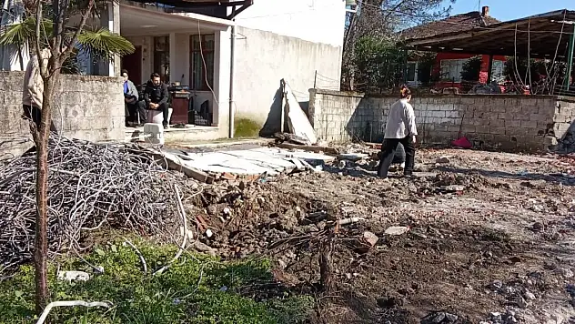 Yıkılan duvarın altına kalan antrenör hayatını kaybetti