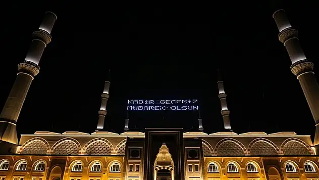 Bin aydan daha hayırlı gece... Kadir Gecesi idrak edilecek