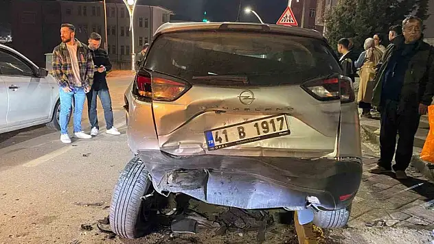 Babasının arabasını kaçıran çocuk mahalleyi savaş alanına çevirdi