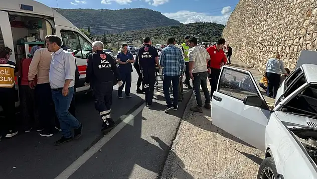 Mersin'de zincirleme kaza: 1 ölü, 9 yaralı