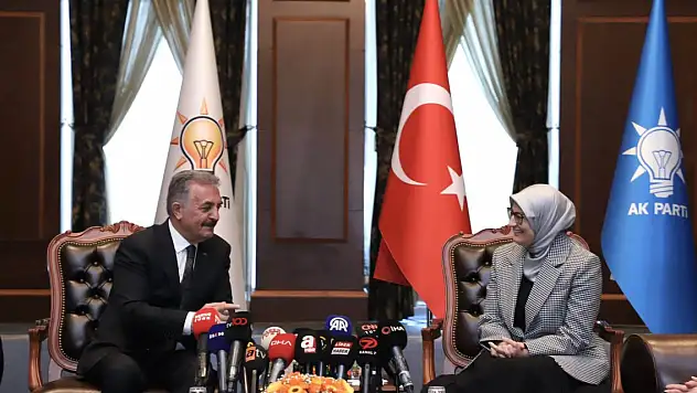 Siyasi partiler bayramlaştı... MHP ilk kez DEM Parti ile bayramlaştı