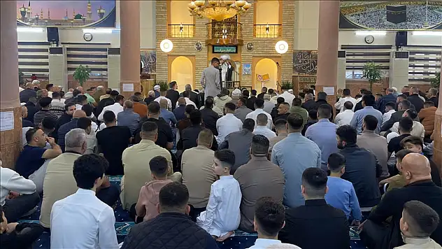 Bayramı bir gün geç kutluyorlar