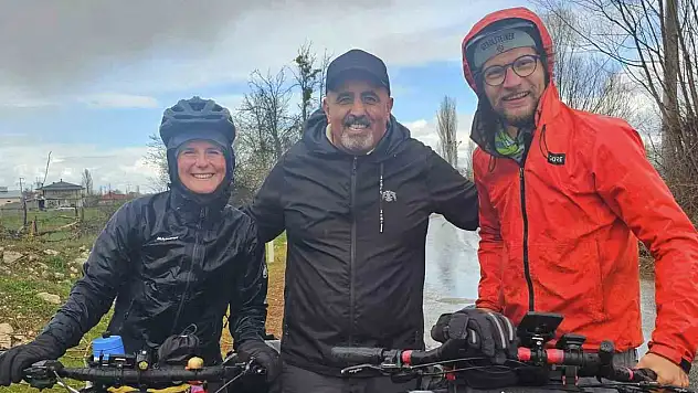 Fransa'dan Çin'e giderken Konya'da durdular