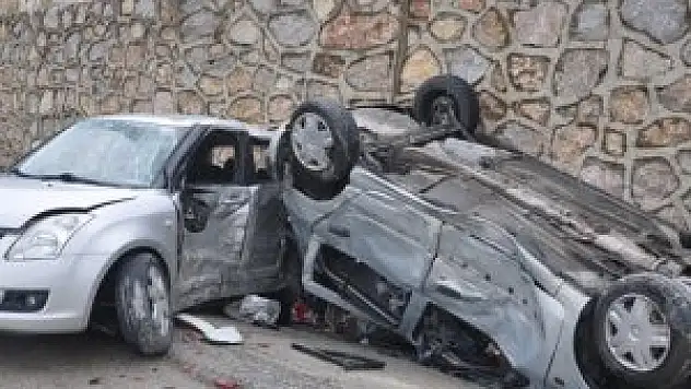 Yağmurlu hava kaza getirdi: 4 yaralı