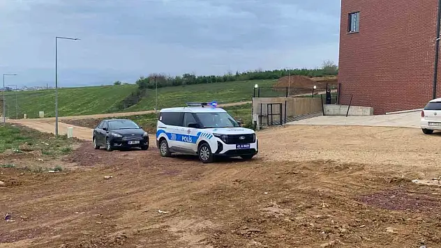 Rezidans önünde 'namus davası' diyerek 2 kişiyi bıçakladılar