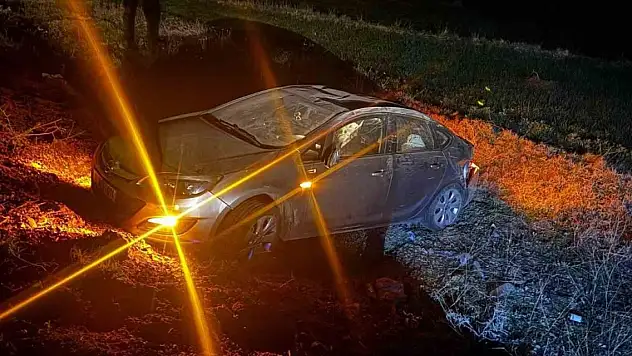 Virajı alamayan otomobil takla attı: 2 yaralı