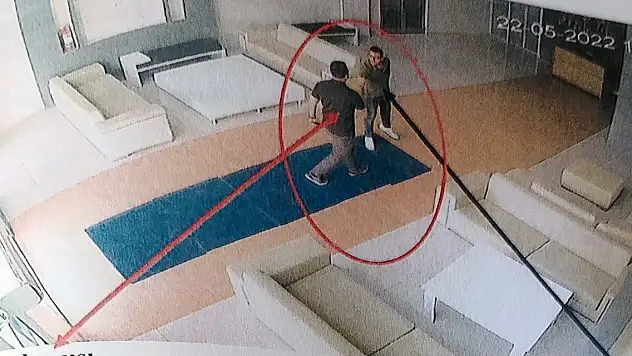 Kendini MİT görevlisi olarak tanıtıp, 130 bin dolar dolandırdı