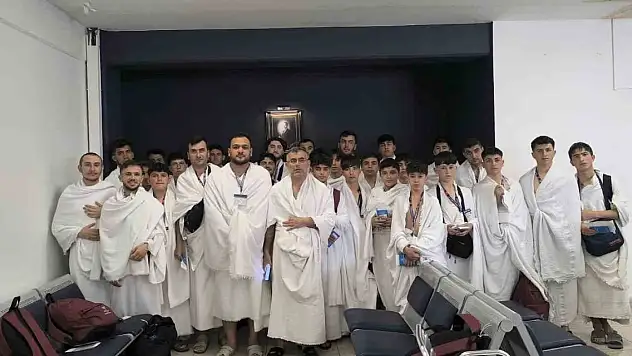 Konya'da 30 öğrenciye umre ödülü!
