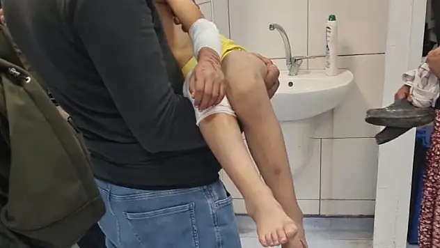 Başıboş köpeklerin saldırdığı 9 yaşındaki çocuk yaralandı