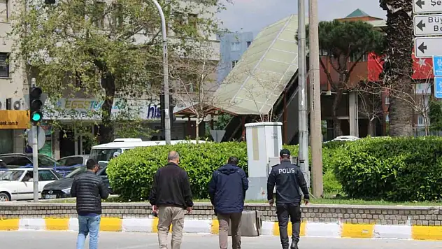 Minibüsten düştü, ekipleri harekete geçti