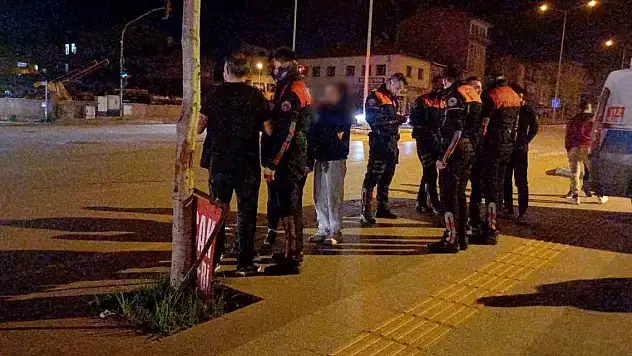 Üzerine benzin döküp kendini yakmak istedi