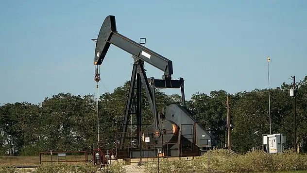 Brent petrolün varil fiyatı dibi gördü