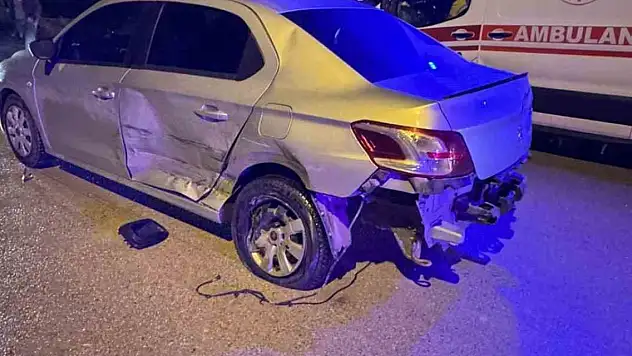 Kaza yapan otomobil savrularak yayaya çarptı: 1 yaralı