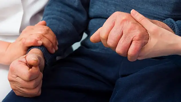 Uzmanından gençlere parkinson uyarısı