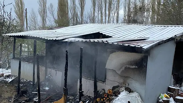 Prefabrik evde çıkan yangında 2 çocuk hayatını kaybetti